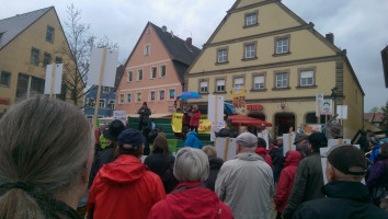 Andrea Dornisch, Zivilcourage Roth-Schwabach hält ihre eindringliche Rede.