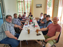 Büchenbacher Sozialdemokraten bei der Delegiertenwahl. V.l.n.r.: Robert Schuster, Thomas Schulz, Franz Custodis, Klaus Schinkel, Wolfgang Lebok, Irene Schinkel Kerstin Schmidt, Christian Ringer, Tobias Klaus, Andreas Schwarz, (Fotograf Wolfgang Schmid)