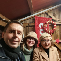 Ben Schwarz, Landratskandidat der SPD und der Grünen, mit Ingrid Karg und Irene Schinkel