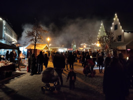 Der gut besuchte Büchenbacher Weihnachtsmarkt
