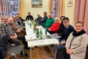 V.l.n.r.: Ewald Rühl, Klaus Schinkel, Markus Brennhäußer, Irene Schinkel, Christian Ringer, Wolfgang Lebok, Franz Custodis, Robert Schuster, Andreas Schwarz, Lothar Giesche, Simon Dasch, Tobias Klaus, Kerstin Schmidt, Fotograf Wolfgang Schmid