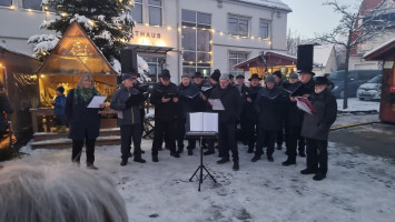 Der Männerchor Ottersdorf mit Weihnachtsliedern